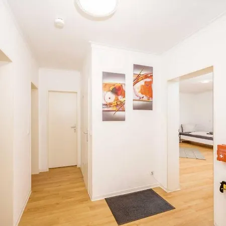 Modern Flat With Balcony In Apartment *