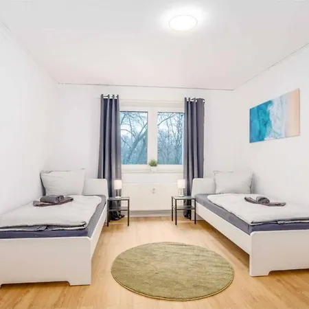 Apartment Modern Flat With Balcony In *